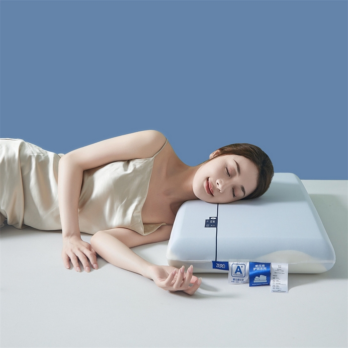 91家纺网 家纺一手货源 找家纺 蝶飞舞 2025新款pro二代零压力慢回弹  三拼记忆枕 蓝白灰 70*42*12cm