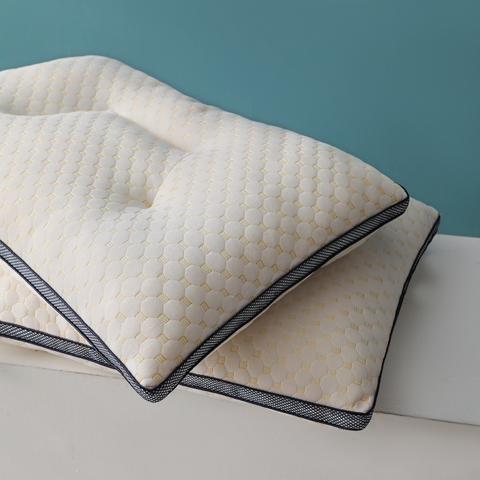 91家纺网 家纺一手货源 找家纺 蝶飞舞 2025新款水立方针织棉蜂窝分区枕头枕芯 按摩颗粒护颈枕头 水立方立体枕-900g 40*60cm