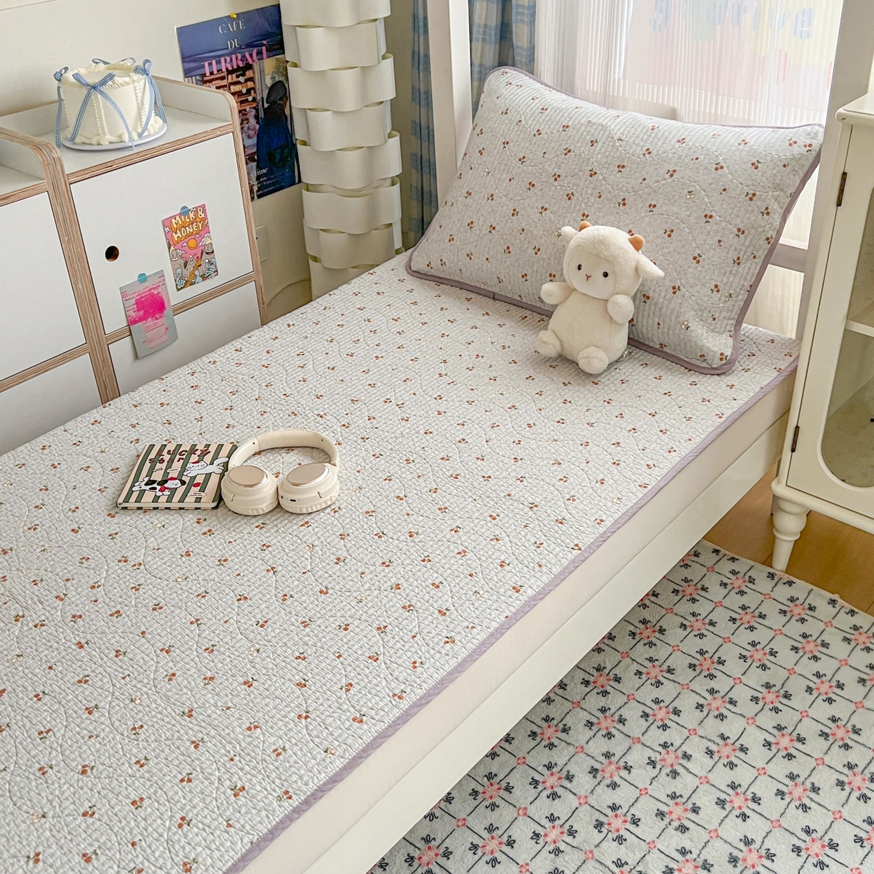 91家纺网 家纺一手货源 找家纺 沐纯家居 2025新款学生款双面纯棉棉花床盖三件套 小樱桃