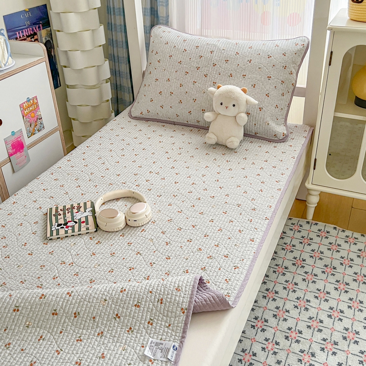 91家纺网 家纺一手货源 找家纺 沐纯家居 2025新款学生款双面纯棉棉花床盖三件套 小樱桃