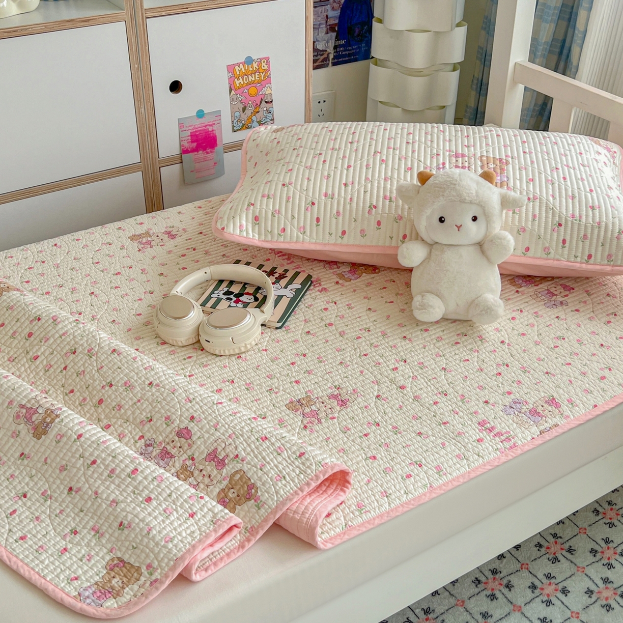 91家纺网 家纺一手货源 找家纺 沐纯家居 2025新款学生款双面纯棉棉花床盖三件套 安妮