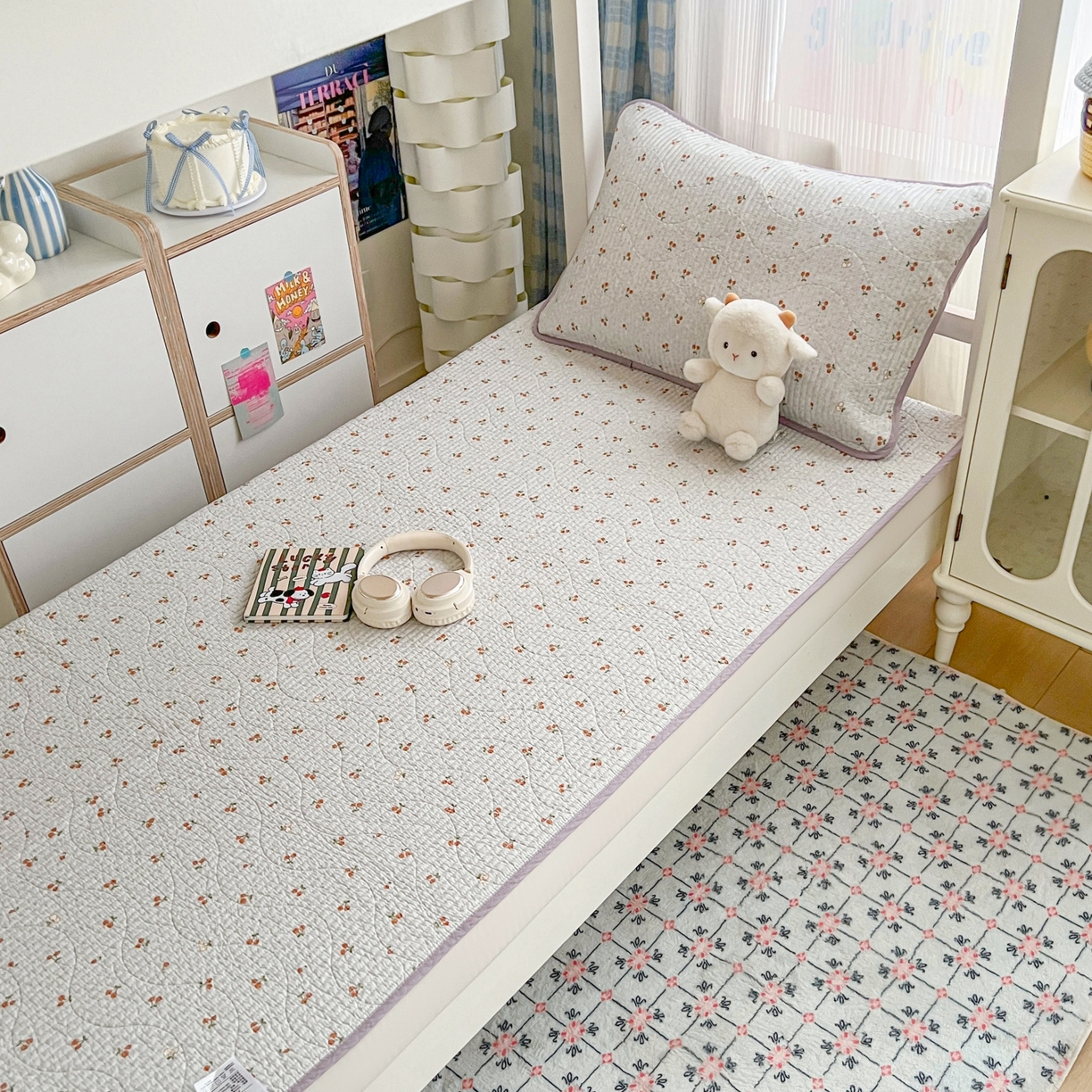 91家纺网 家纺一手货源 找家纺 沐纯家居 2025新款学生款双面纯棉棉花床盖三件套 小樱桃