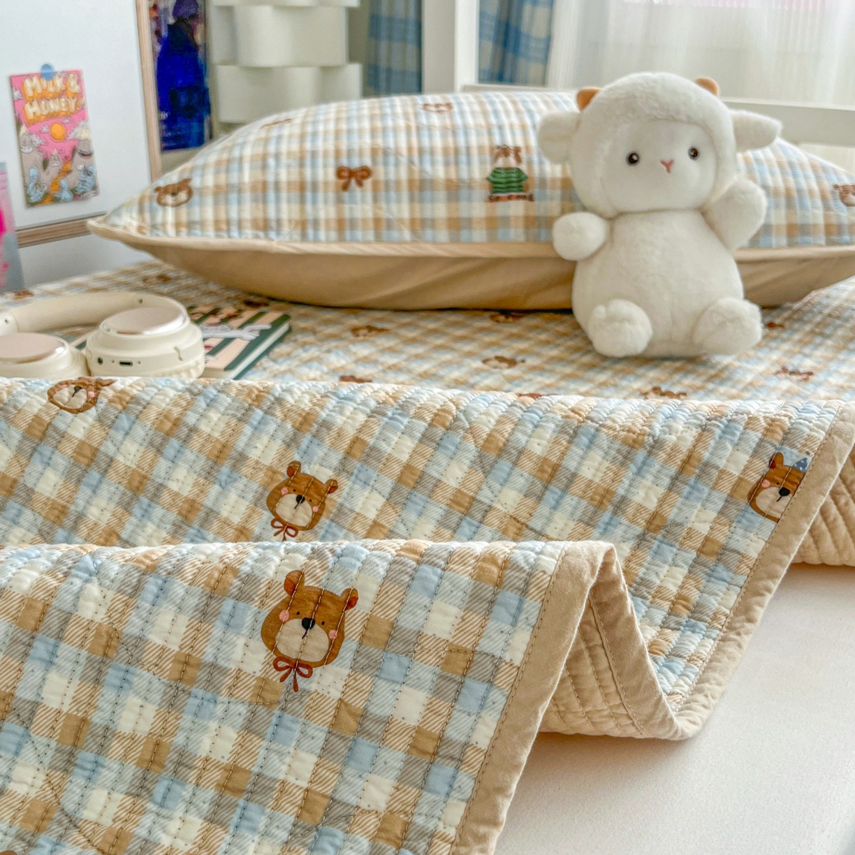 91家纺网 家纺一手货源 找家纺 沐纯家居 2025新款学生款双面纯棉棉花床盖三件套 熊出没