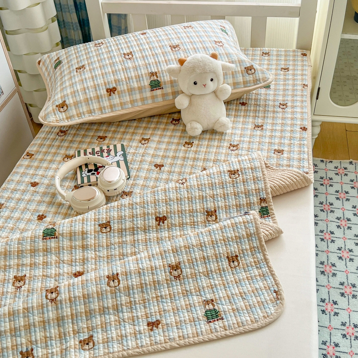 91家纺网 家纺一手货源 找家纺 沐纯家居 2025新款学生款双面纯棉棉花床盖三件套 熊出没