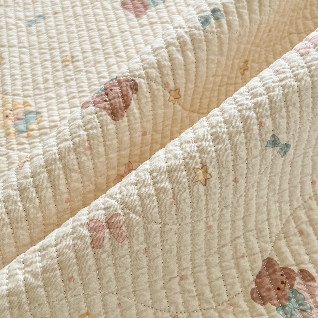 91家纺网 家纺一手货源 找家纺 沐纯家居 2025新款学生款双面纯棉棉花床盖三件套 爱星熊