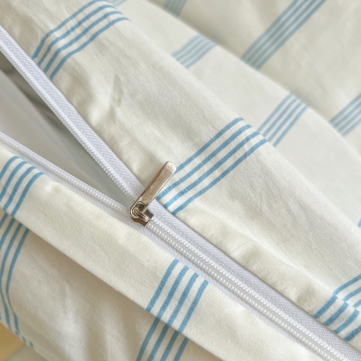 91家纺网 家纺一手货源 找家纺 沐纯家居 2025新款学生款双面纯棉棉花床盖三件套 猫咪呼呼