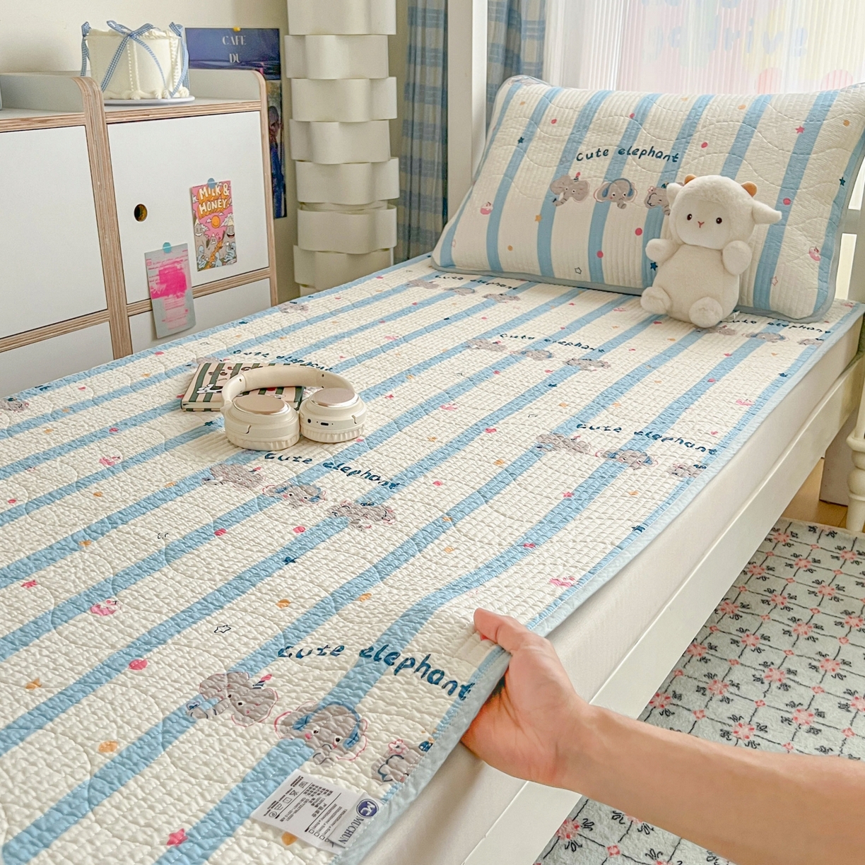 91家纺网 家纺一手货源 找家纺 沐纯家居 2025新款学生款双面纯棉棉花床盖三件套 三只小象