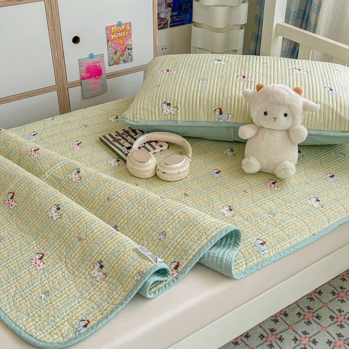 91家纺网 家纺一手货源 找家纺 沐纯家居 2025新款学生款双面纯棉棉花床盖三件套 狗狗乐园