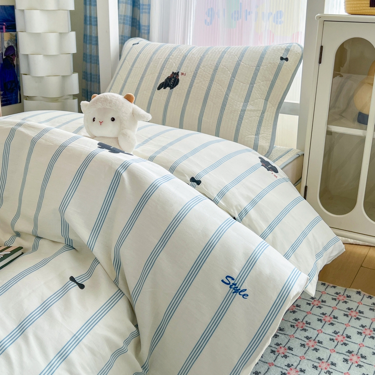 91家纺网 家纺一手货源 找家纺 沐纯家居 2025新款学生款双面纯棉棉花床盖三件套 猫咪呼呼