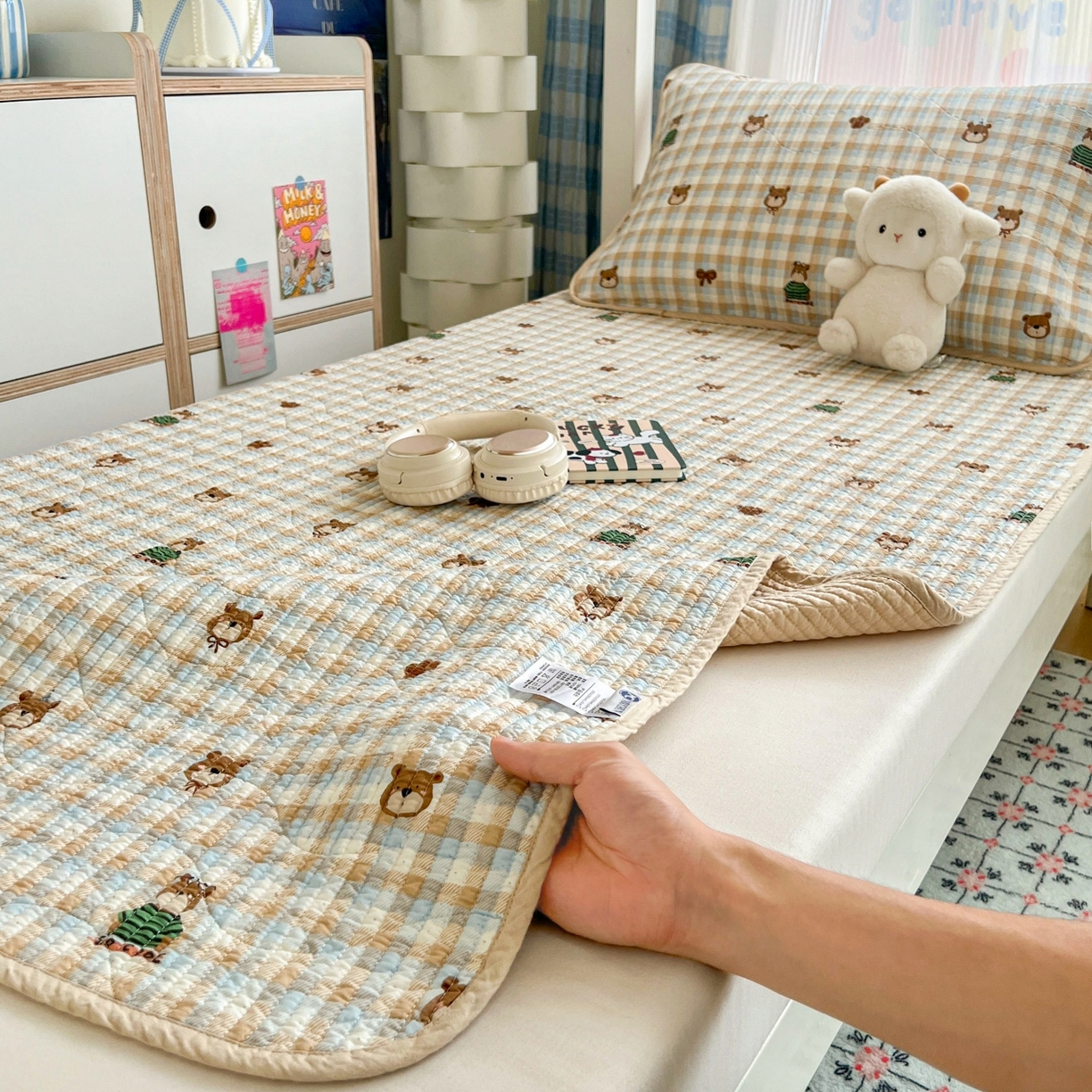 91家纺网 家纺一手货源 找家纺 沐纯家居 2025新款学生款双面纯棉棉花床盖三件套 熊出没