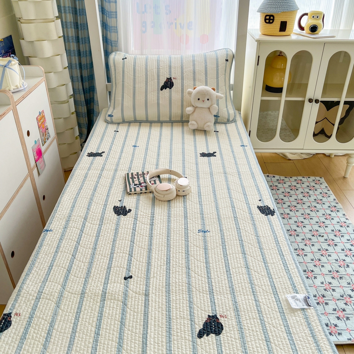 91家纺网 家纺一手货源 找家纺 沐纯家居 2025新款学生款双面纯棉棉花床盖三件套 猫咪呼呼