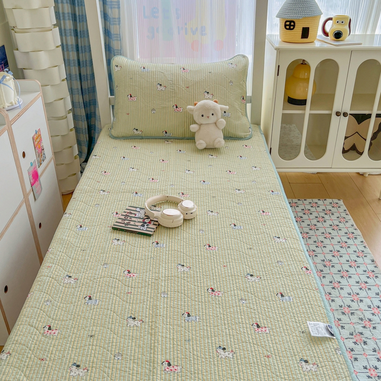 91家纺网 家纺一手货源 找家纺 沐纯家居 2025新款学生款双面纯棉棉花床盖三件套 狗狗乐园