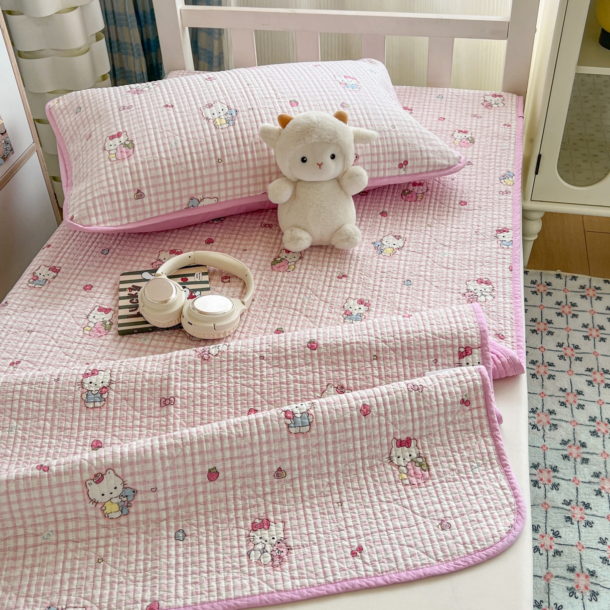 91家纺网 家纺一手货源 找家纺 沐纯家居 2025新款学生款双面纯棉棉花床盖三件套 宠物猫