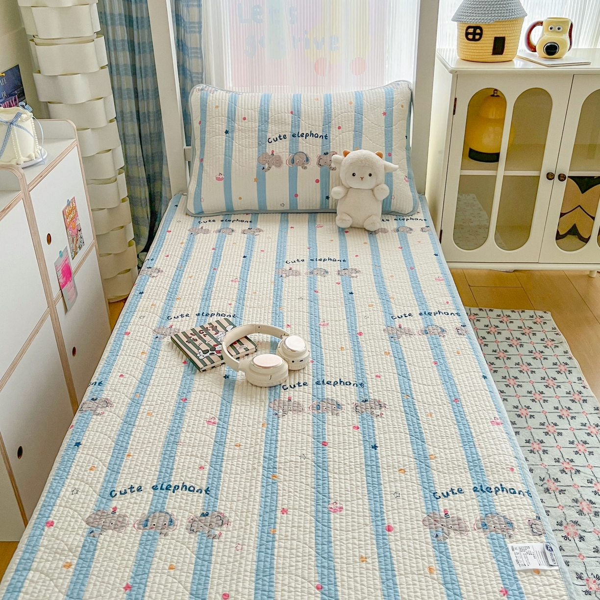 91家纺网 家纺一手货源 找家纺 沐纯家居 2025新款学生款双面纯棉棉花床盖三件套 三只小象