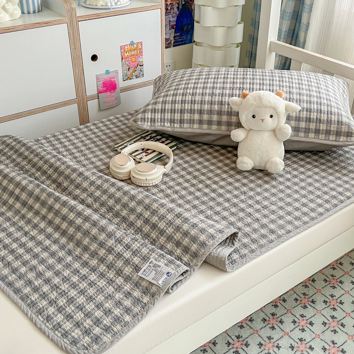 91家纺网 家纺一手货源 找家纺 沐纯家居 2025新款学生款双面纯棉棉花床盖三件套 时光漫调