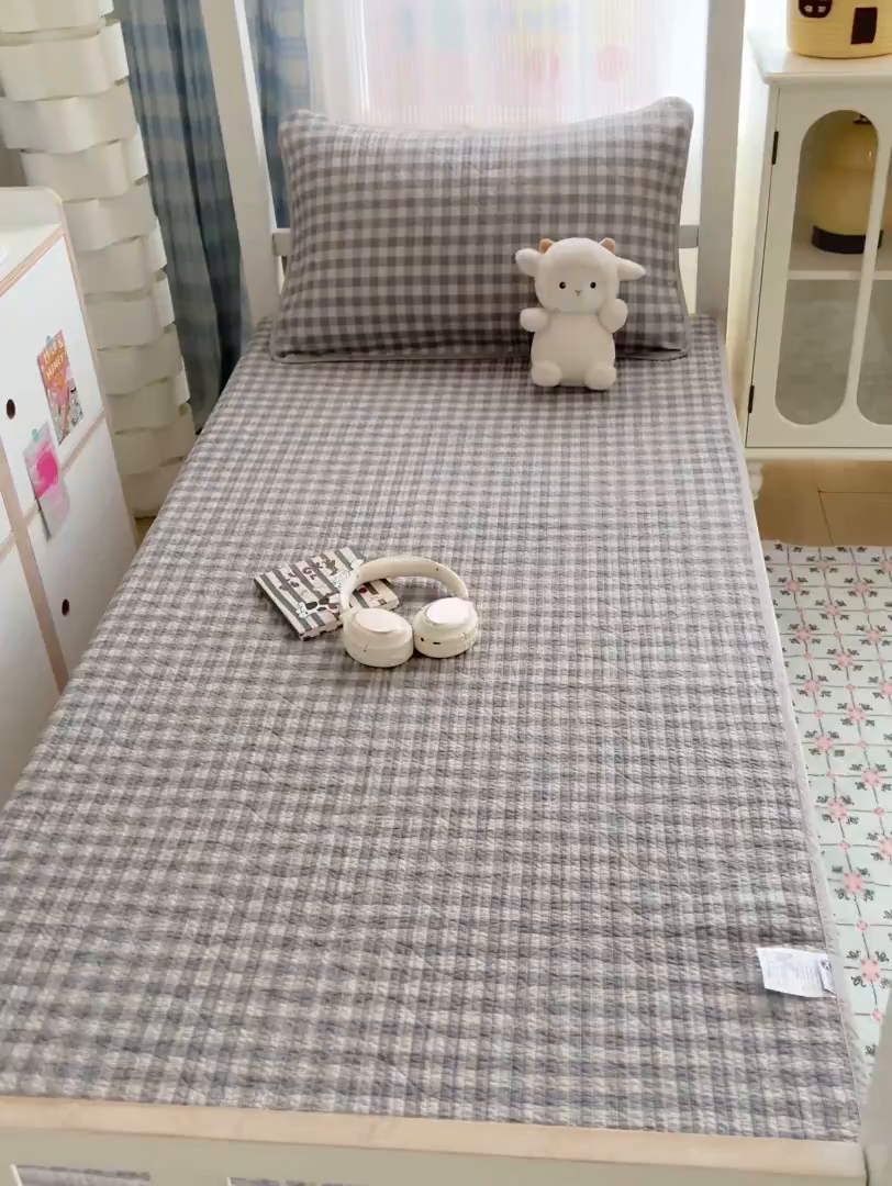 91家纺网 家纺一手货源 找家纺 沐纯家居 2025新款学生款双面纯棉棉花床盖三件套 时光漫调