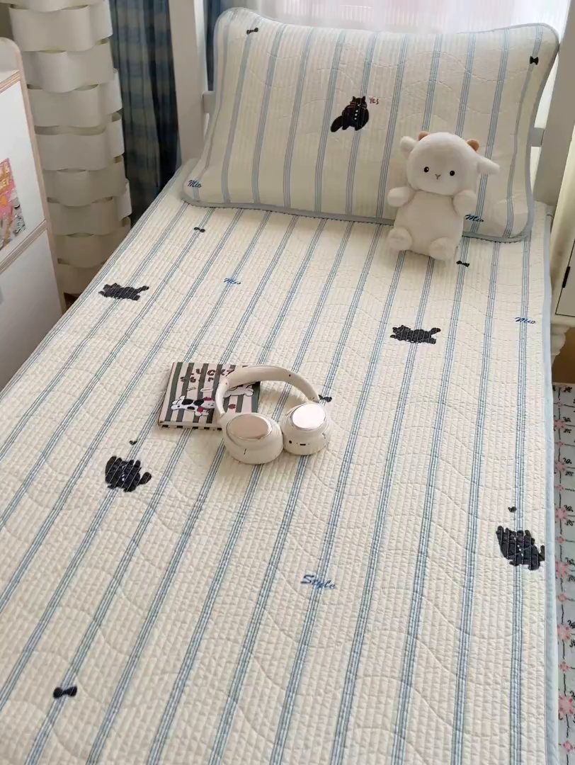 91家纺网 家纺一手货源 找家纺 沐纯家居 2025新款学生款双面纯棉棉花床盖三件套 猫咪呼呼