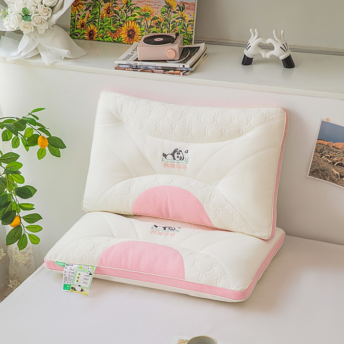 91家纺网 家纺一手货源 找家纺 （总）蝶飞舞 2025新款熊猫呼呼枕头枕芯乳胶层舒适枕枕头枕芯