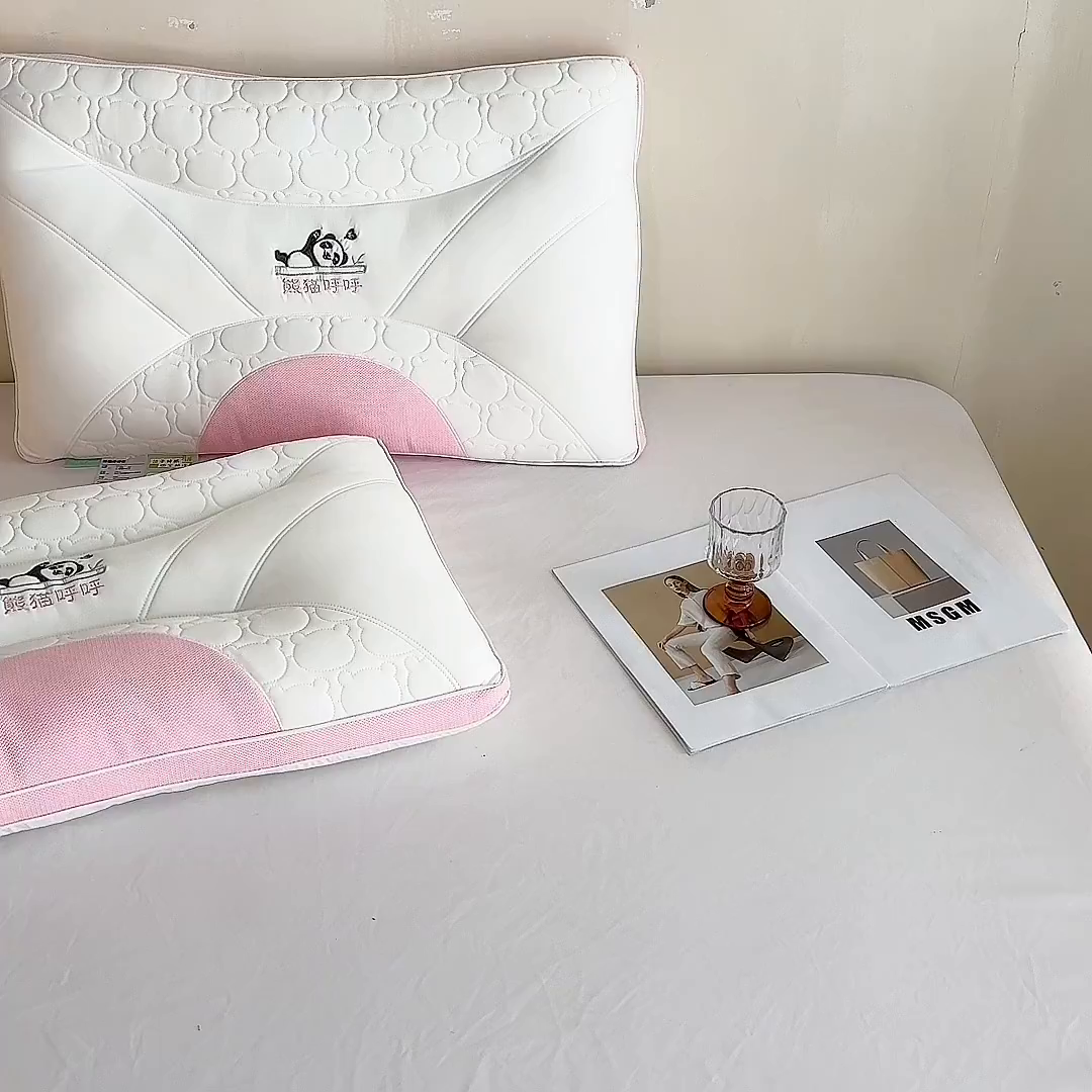 91家纺网 家纺一手货源 找家纺 蝶飞舞 2025新款熊猫呼呼枕头枕芯乳胶层舒适枕枕头枕芯 熊猫呼呼-粉色 48*74cm