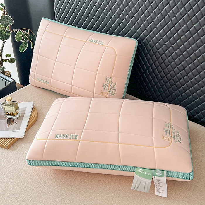 91家纺网 家纺一手货源 找家纺 （总）蝶飞舞 2025新款刺绣冰丝乳胶面包枕枕头枕芯 护颈助眠冰丝面包枕