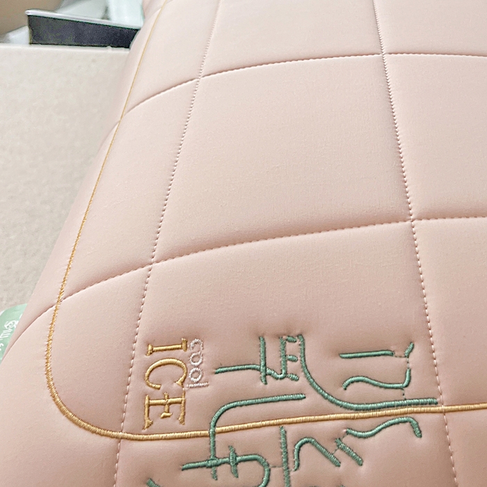 91家纺网 家纺一手货源 找家纺 （总）蝶飞舞 2025新款刺绣冰丝乳胶面包枕枕头枕芯 护颈助眠冰丝面包枕