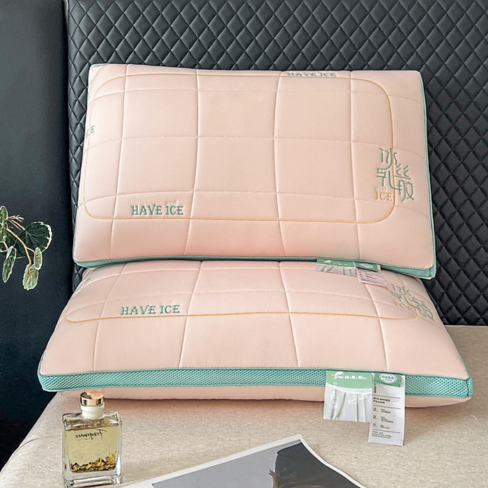 91家纺网 家纺一手货源 找家纺 蝶飞舞 2025新款刺绣冰丝乳胶面包枕枕头枕芯 护颈助眠冰丝面包枕 粉色/900g 48*74cm