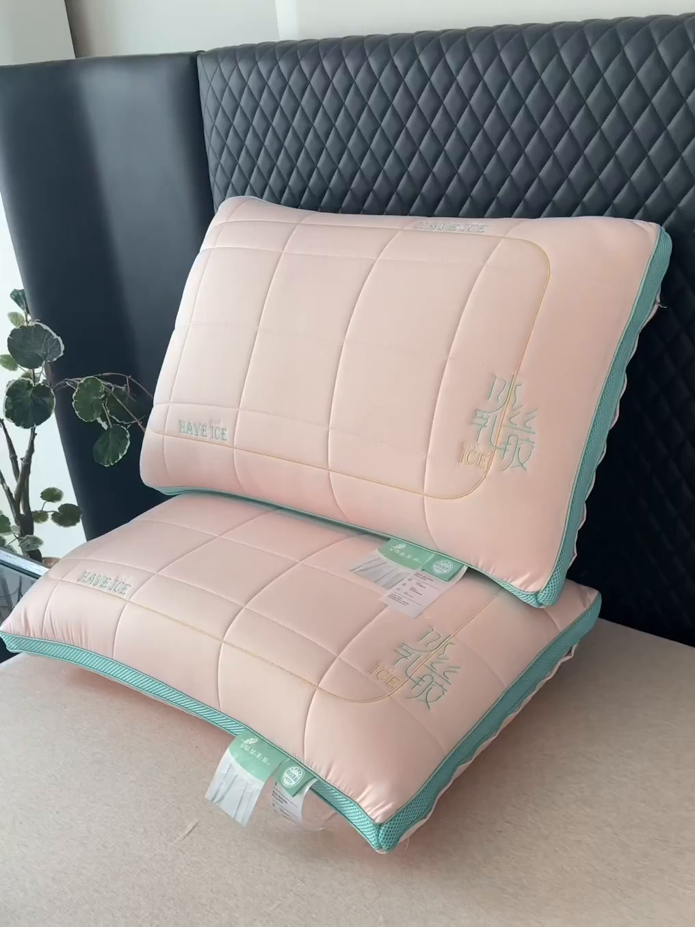 91家纺网 家纺一手货源 找家纺 蝶飞舞 2025新款刺绣冰丝乳胶面包枕枕头枕芯 护颈助眠冰丝面包枕 粉色/1000g 48*74cm