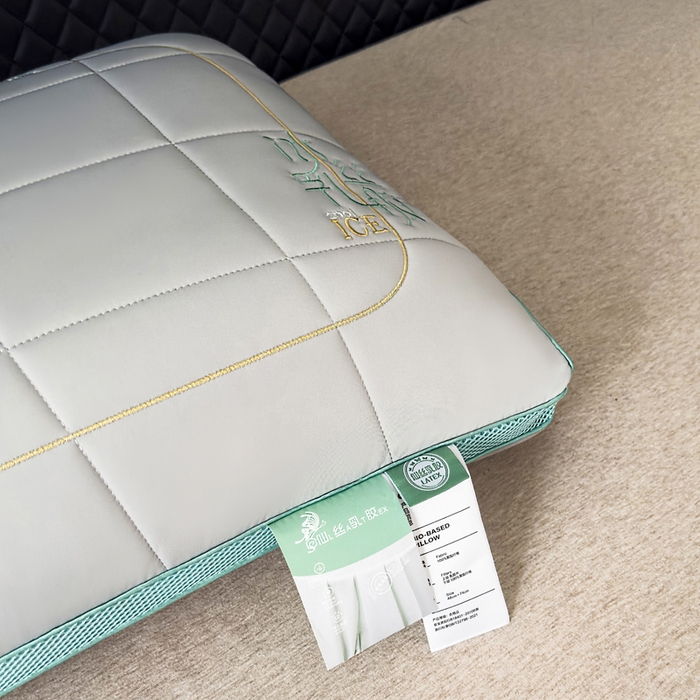 91家纺网 家纺一手货源 找家纺 蝶飞舞 2025新款刺绣冰丝乳胶面包枕枕头枕芯 护颈助眠冰丝面包枕 灰色/900g 48*74cm