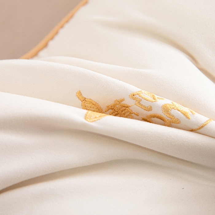 91家纺网 家纺一手货源 找家纺 蝶飞舞 2025年新款小奶蕉乳胶层枕头枕芯舒睡枕芯枕头 娇生惯养小奶蕉 小奶蕉-香蕉紫 48*74/900g