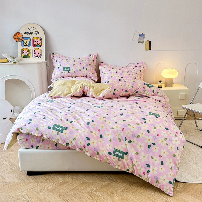 91家纺网 家纺一手货源 找家纺 小叮当家纺仓储工厂店 （爆款花型 长期款 不断货）2025年新款条纹卡通花卉纯棉全棉床笠三件套 花满城-粉