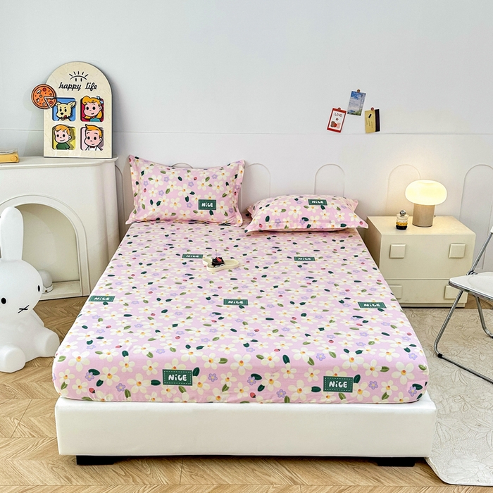 91家纺网 家纺一手货源 找家纺 小叮当家纺仓储工厂店 （爆款花型 长期款 不断货）2025年新款条纹卡通花卉纯棉全棉床笠三件套 花满城-粉