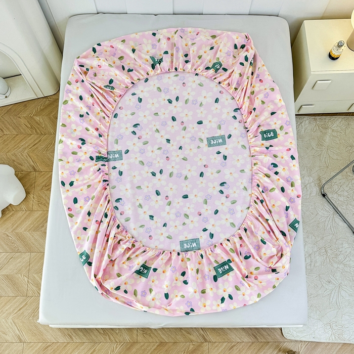 91家纺网 家纺一手货源 找家纺 小叮当家纺仓储工厂店 （爆款花型 长期款 不断货）2025年新款条纹卡通花卉纯棉全棉床笠三件套 花满城-粉