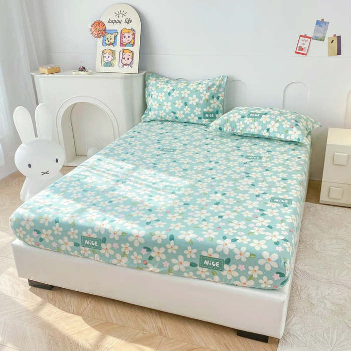 91家纺网 家纺一手货源 找家纺 小叮当家纺仓储工厂店 （爆款花型 长期款 不断货）2025年新款条纹卡通花卉纯棉全棉床笠三件套 花满城-绿