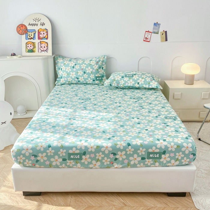 91家纺网 家纺一手货源 找家纺 小叮当家纺仓储工厂店 （爆款花型 长期款 不断货）2025年新款条纹卡通花卉纯棉全棉床笠三件套 花满城-绿