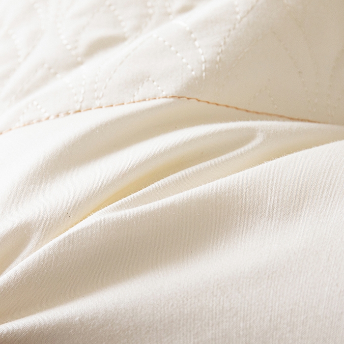 91家纺网 家纺一手货源 找家纺 蝶飞舞 2025新款羊绒蛋白枕头枕芯直播专供立体刺绣护颈枕芯 驼绒蛋白粉900g 48*74cm