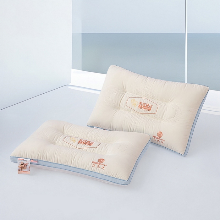 91家纺网 家纺一手货源 找家纺 蝶飞舞 2025新款羊绒蛋白枕头枕芯直播专供立体刺绣护颈枕芯 羊绒蛋白枕浅蓝色900g 48*74cm