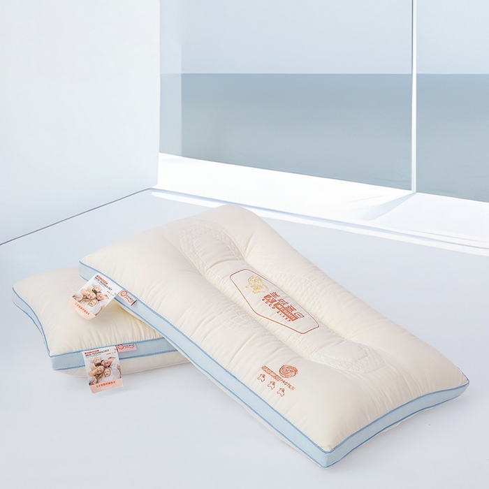 91家纺网 家纺一手货源 找家纺 蝶飞舞 2025新款羊绒蛋白枕头枕芯直播专供立体刺绣护颈枕芯 羊绒蛋白枕浅蓝色1000g 48*74cm