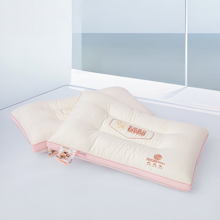 91家纺网 家纺一手货源 找家纺 蝶飞舞 2025新款羊绒蛋白枕头枕芯直播专供立体刺绣护颈枕芯 羊绒蛋白枕粉色1000g 48*74cm