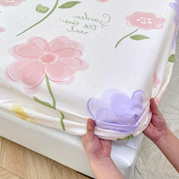 91家纺网 家纺一手货源 找家纺 小叮当家纺仓储工厂店 （爆款花型 长期款 不断货）2025年新款条纹卡通花卉纯棉全棉床笠三件套 惊鸿仙子