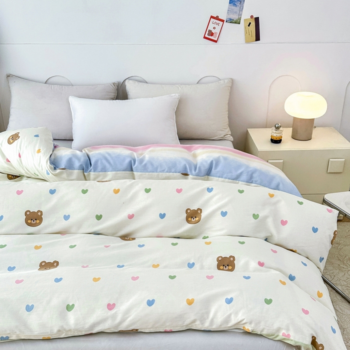 91家纺网 家纺一手货源 找家纺 小叮当家纺仓储工厂店 （爆款花型 长期款 不断货）2025年新款小清新印花条纹卡通花卉纯棉全棉单品系列--单被套 米洛熊