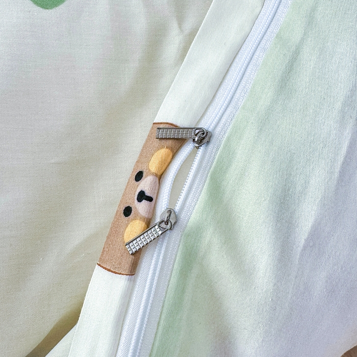 91家纺网 家纺一手货源 找家纺 小叮当家纺仓储工厂店 （爆款花型 长期款 不断货）2025年新款小清新印花条纹卡通花卉纯棉全棉单品系列--单被套 米洛熊