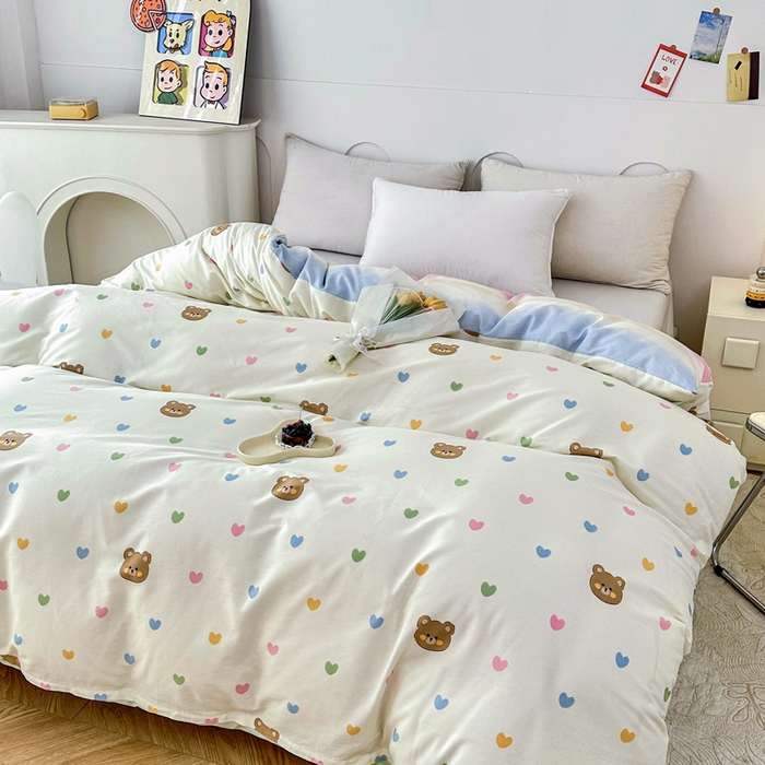 91家纺网 家纺一手货源 找家纺 小叮当家纺仓储工厂店 （爆款花型 长期款 不断货）2025年新款小清新印花条纹卡通花卉纯棉全棉单品系列--单被套 米洛熊