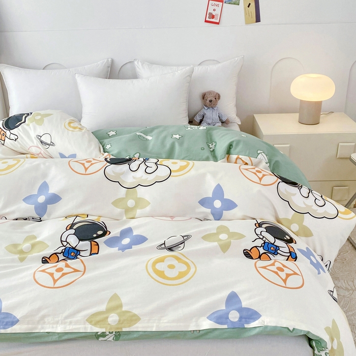 91家纺网 家纺一手货源 找家纺 小叮当家纺仓储工厂店 （爆款花型 长期款 不断货）2025年新款小清新印花条纹卡通花卉纯棉全棉单品系列--单被套 宇宙幻想