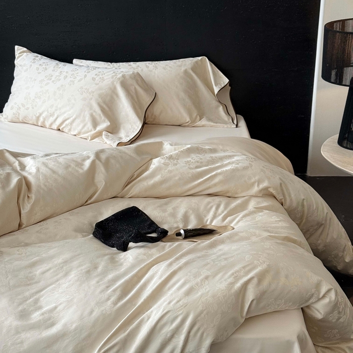 91家纺网 家纺一手货源 找家纺 鹿班家居2025新款秋冬款100S长绒棉提花系列——花畔呢喃（标准会员-20元） 白色