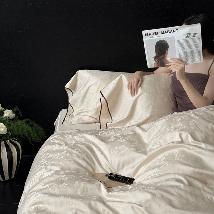 91家纺网 家纺一手货源 找家纺 鹿班家居2025新款秋冬款100S长绒棉提花系列——花畔呢喃（标准会员-20元） 白色