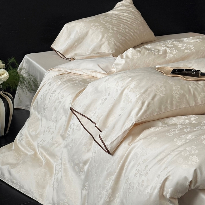 91家纺网 家纺一手货源 找家纺 鹿班家居2025新款秋冬款100S长绒棉提花系列——花畔呢喃（标准会员-20元） 白色