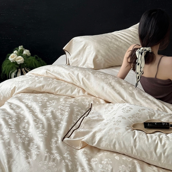 91家纺网 家纺一手货源 找家纺 鹿班家居2025新款秋冬款100S长绒棉提花系列——花畔呢喃（标准会员-20元） 白色