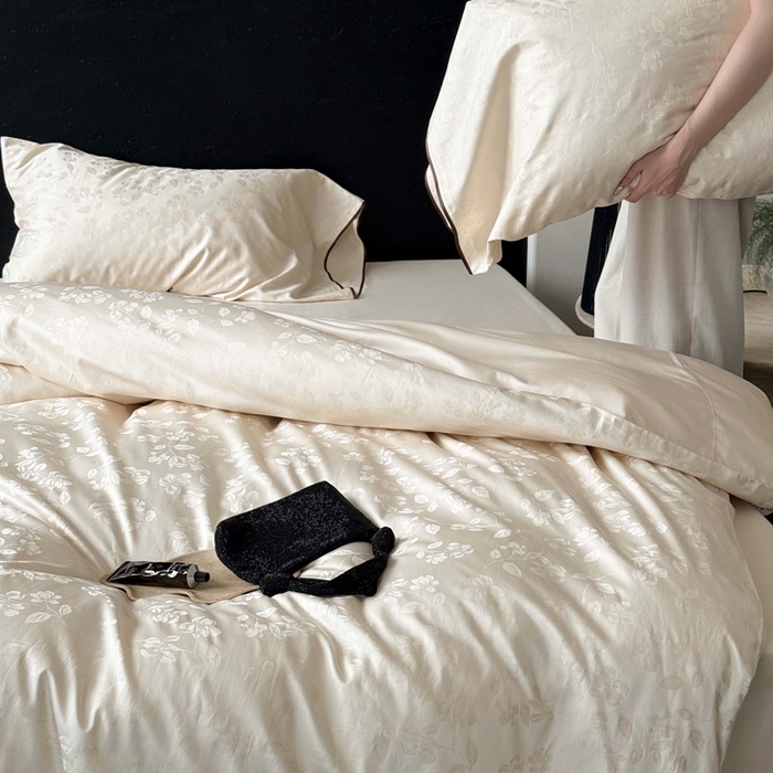 91家纺网 家纺一手货源 找家纺 鹿班家居2025新款秋冬款100S长绒棉提花系列——花畔呢喃（标准会员-20元） 白色