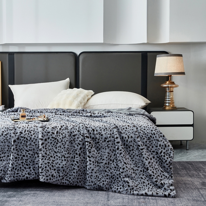 91家纺网 家纺一手货源 找家纺 （总）库里梦家纺 2025新款跨境专供兔毛豹纹毛毯盖毯毯子（支持定做任何尺寸）