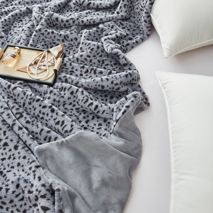91家纺网 家纺一手货源 找家纺 （总）库里梦家纺 2025新款跨境专供兔毛豹纹毛毯盖毯毯子（支持定做任何尺寸）